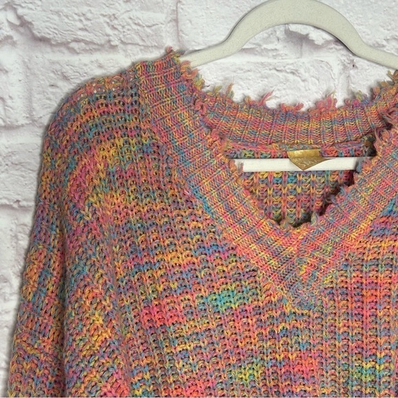 Scrap Work Boutique Marled V-Neckline Fringe Hem Sweater - Picture 4 of 9